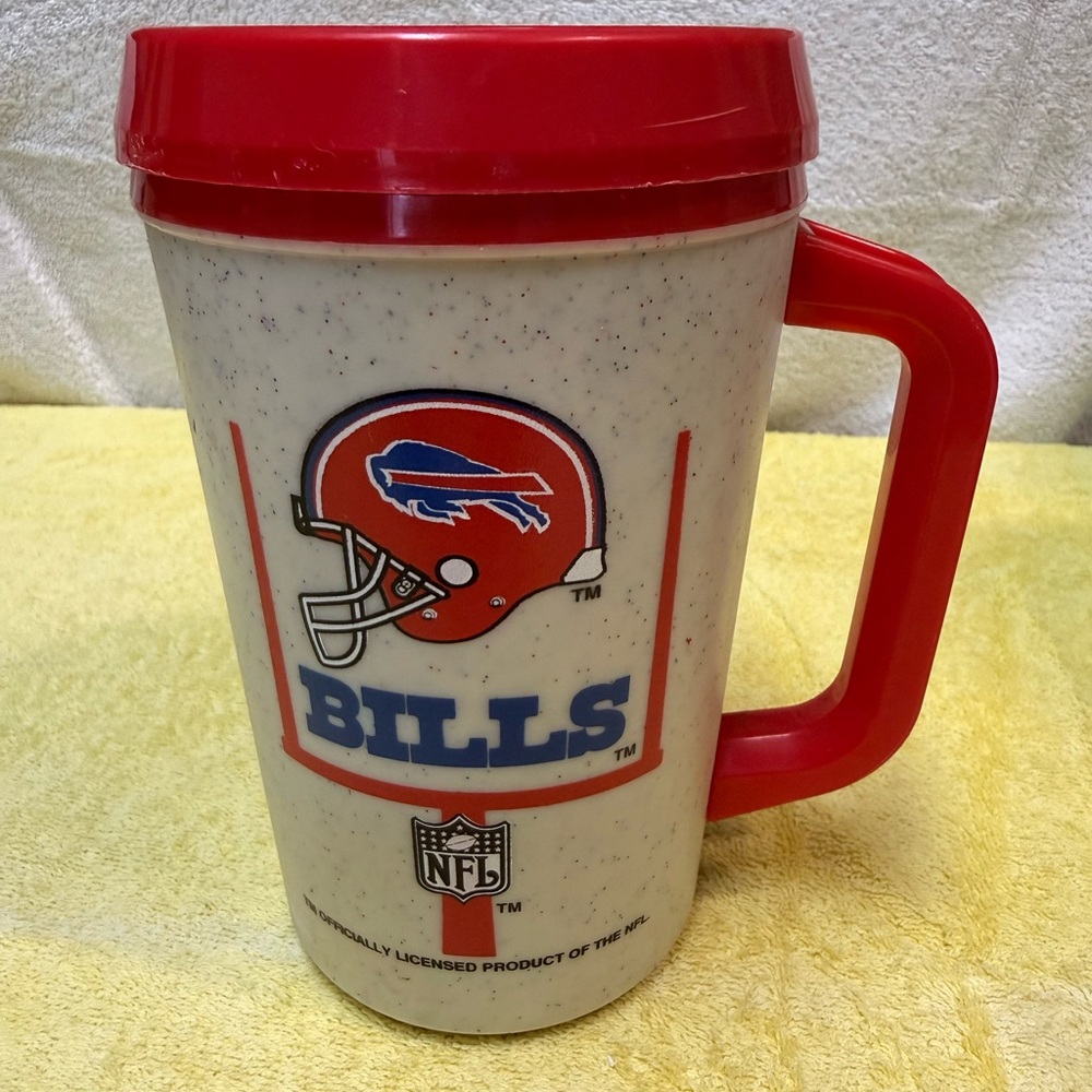 Vintage Aladdin NFL Buffalo Bills Red and White Travel Mug 20oz